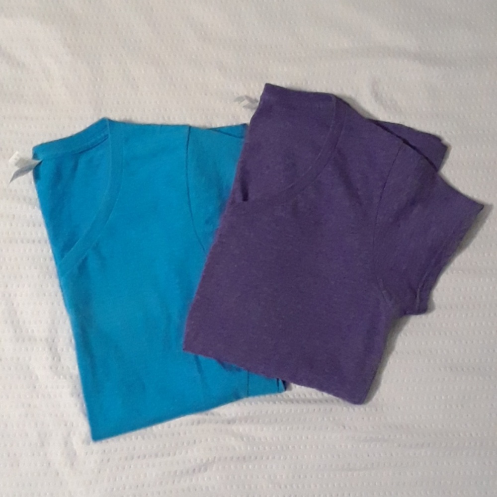 ☀️5 for $8☀️ V-neck Tees